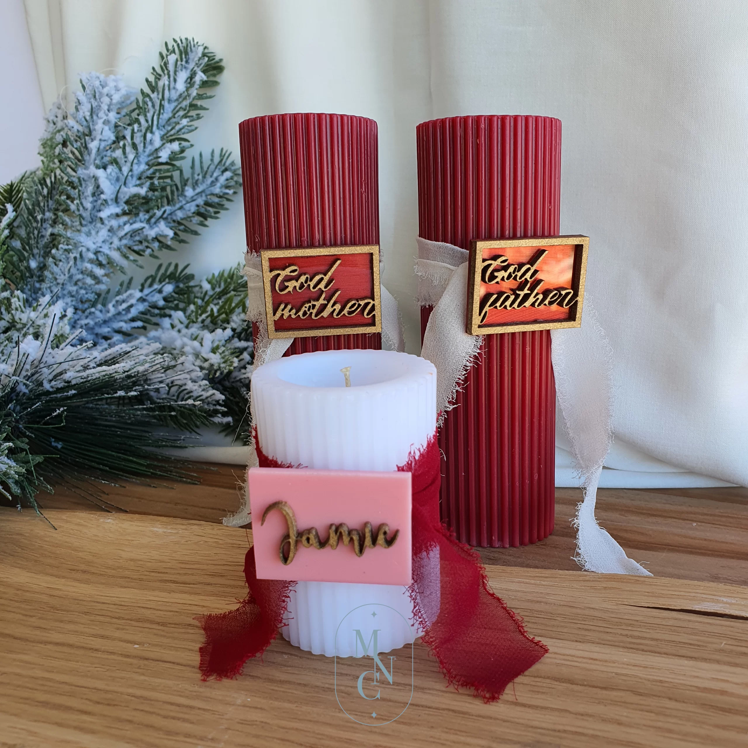 Ribbed Candles with Ribbon and plexi